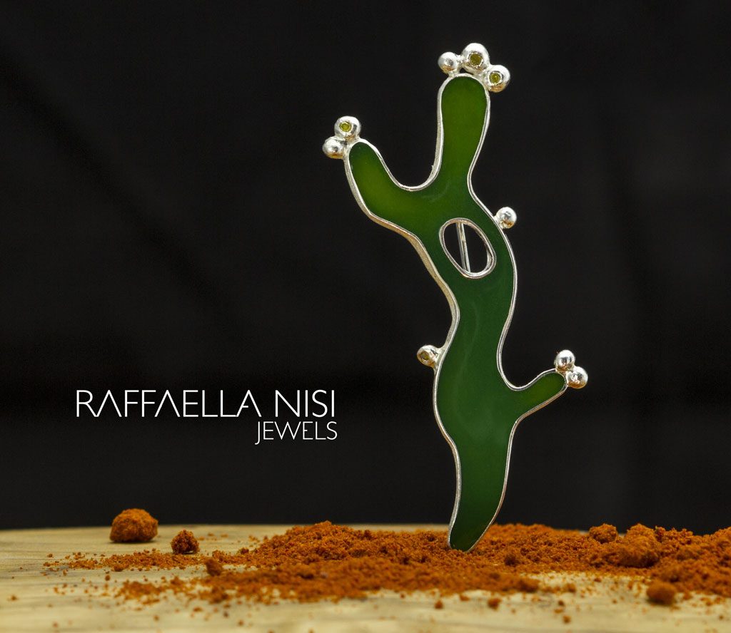 Raffaella Nisi - silver brooch with resin